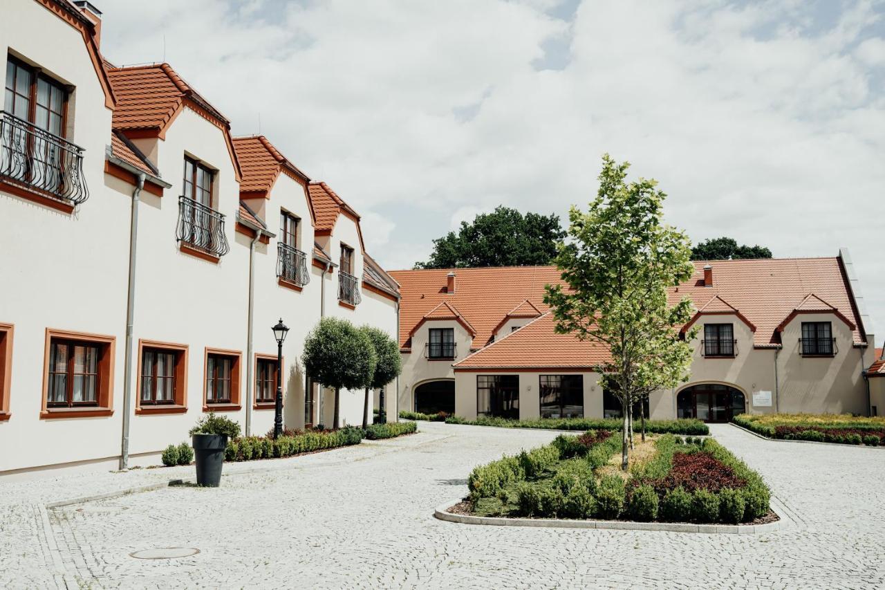 Hotel Palac Krotoszyce Basen&Spa Exterior foto